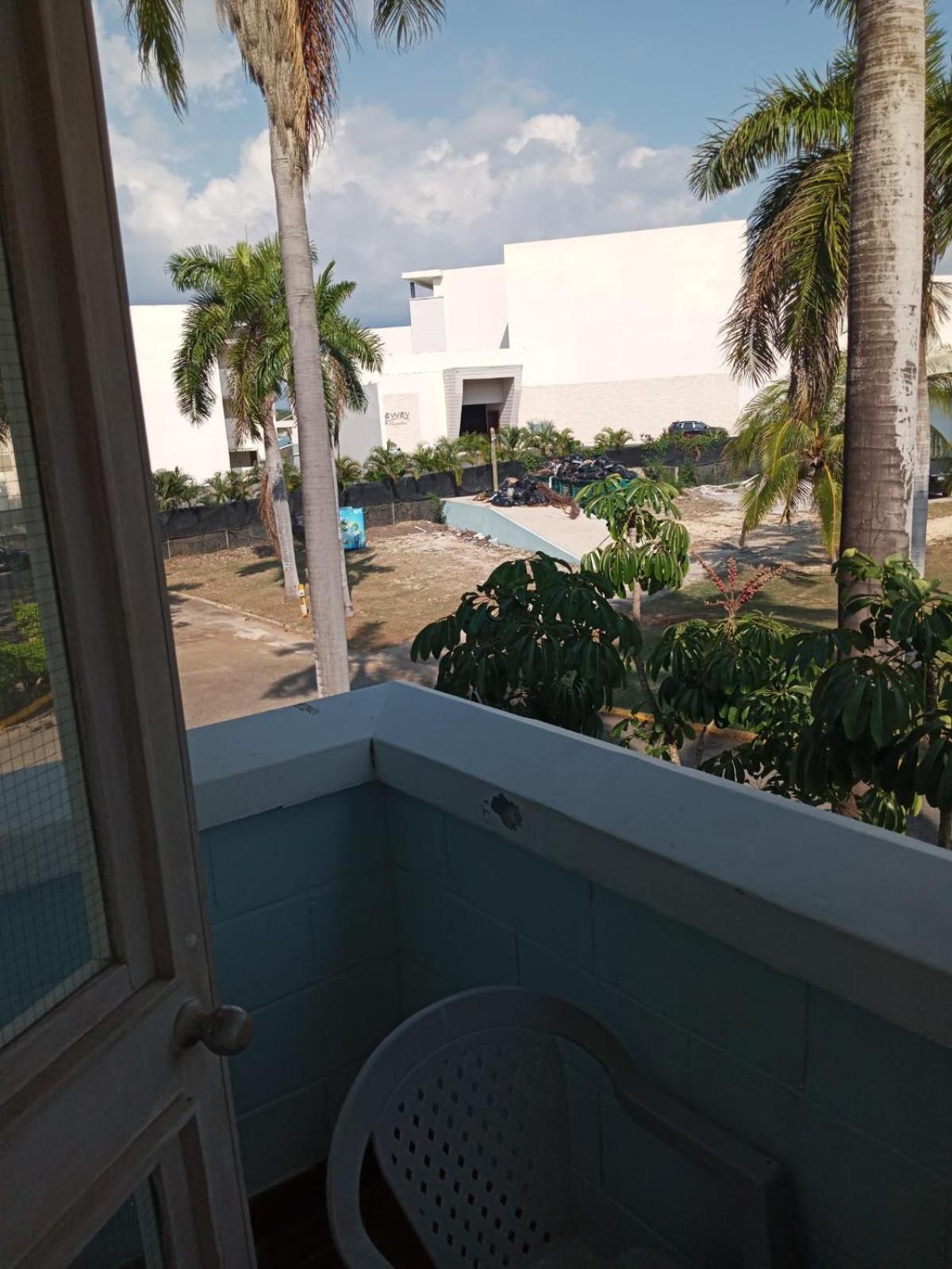 Point Village, Negril, Jamaica Экстерьер фото